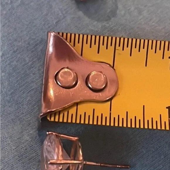 925 Sterling Silver Single Stud Earring w/CZ Stone - Picture 2 of 6